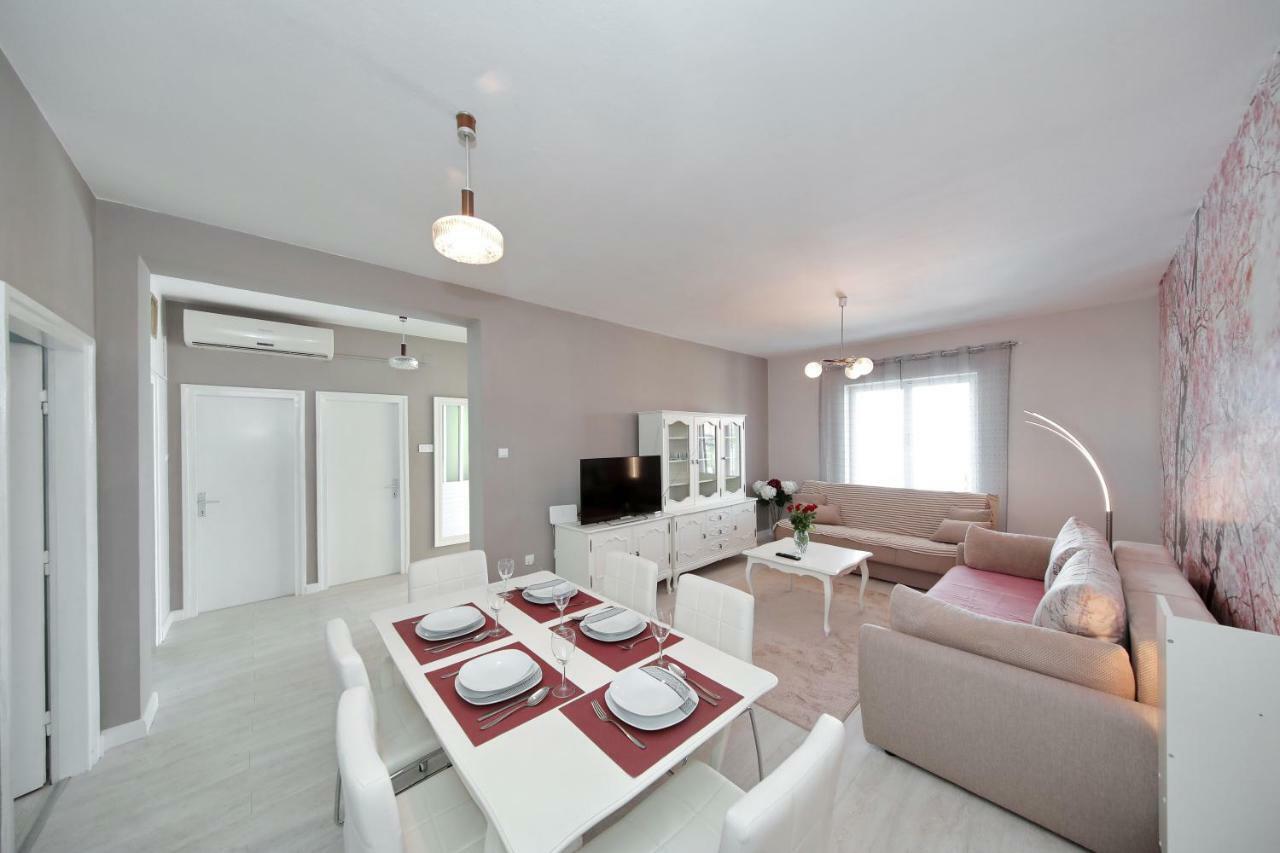 Hacienda Mia With Pool,Bbq, Yacuzzi,Free Parking Zára Kültér fotó